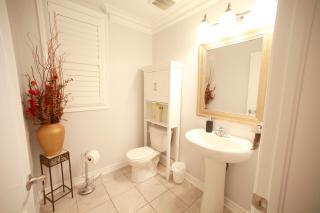 Beautiful 4 Bedroom Upper Unit of Home, No Shared Spaces - Georgetown - 6
