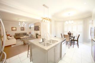 Beautiful 4 Bedroom Upper Unit of Home, No Shared Spaces - Georgetown - 4