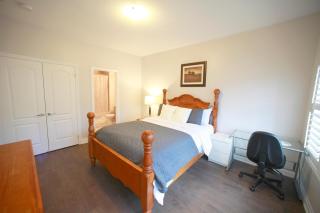 Beautiful 4 Bedroom Upper Unit of Home, No Shared Spaces - Georgetown - 3
