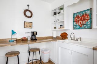 The City Roost at Timberline Flats with Balcony - Traverse City - 7