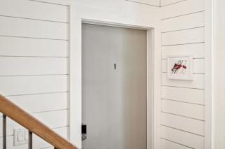 Boutique Room steps from Downtown Mall Rose Jean Room 1 - Charlottesville - 1