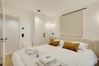 Chic Parisian Retreat 2-Bedroom Apartment in the Vibrant 10th Arrond - París - 2