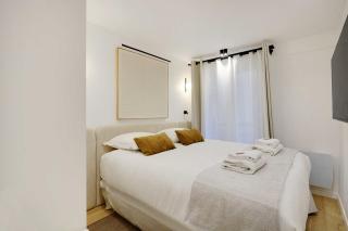 Chic Parisian Retreat 2-Bedroom Apartment in the Vibrant 10th Arrond - París - 3