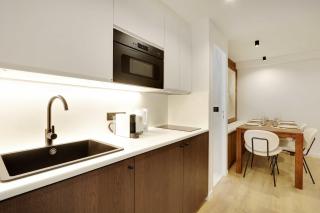 Chic Parisian Retreat 2-Bedroom Apartment in the Vibrant 10th Arrond - París - 9