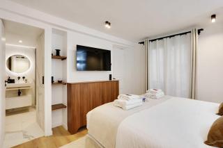 Chic Parisian Retreat 2-Bedroom Apartment in the Vibrant 10th Arrond - París - 5
