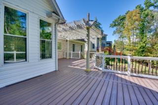 High Point Vacation Rental w/ Private Deck! - 8