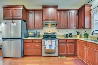 High Point Vacation Rental w/ Private Deck! - 1