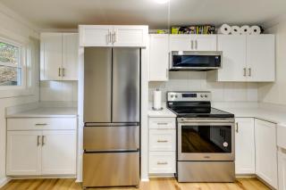 Horseshoe Lake Vacation Rental with Deck and Kayaks! - Batavia - 6
