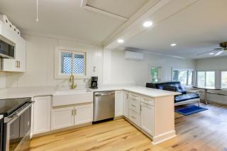Horseshoe Lake Vacation Rental with Deck and Kayaks! - Batavia - 4