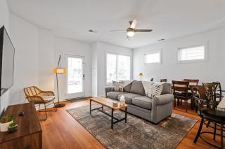 Charming Duplex Retreat in Old Town Manchester, VA - 0