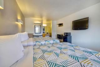 Motel 6-Bryan, TX - College Station - 1