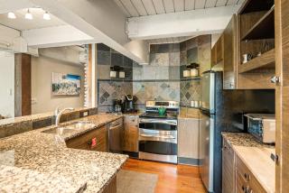 Enclave 101, Snowmass Ski-In Ski-Out Condo with Shared Pool & Hot Tub - 2