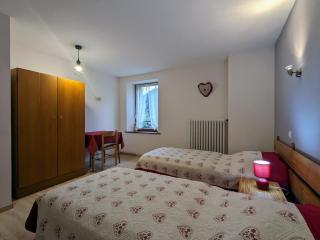 Charmant Gîte avec Garage et Local Vélos au Pied des Pistes de La Bresse - FR-1-589-127 - 3