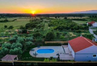 Holiday house with a swimming pool Zemunik Donji, Zadar - 21653 - Gornji Zemunik - 0
