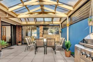 Laidback Seaford Family Retreat 200m from Beach - Adelaide - 8
