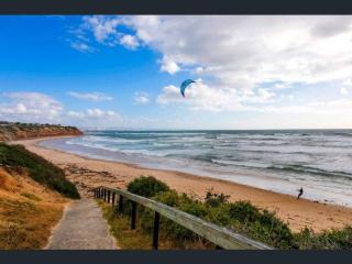 Laidback Seaford Family Retreat 200m from Beach - Adelaide - 6