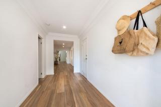 Malibu in Mt Martha with solar heated pool - 4