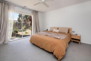 Malibu in Mt Martha with solar heated pool - 1
