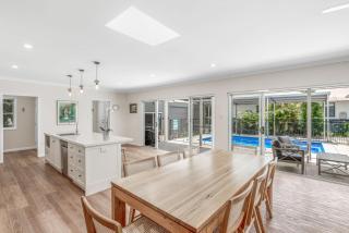 11 Esprit Drive - Rainbow Shores. Swimming Pool - Wifi - Walk to beach - 2