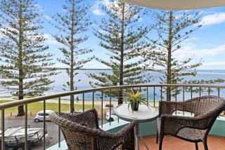 Eastbourne U6 80 Esplanade Golden Beach - Caloundra - 0