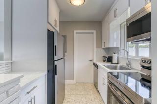 Sunshine Manor 2017-1 - Fort Lauderdale - 2