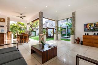 Buddha Beach Villa Seminyak - Seminyak - 1