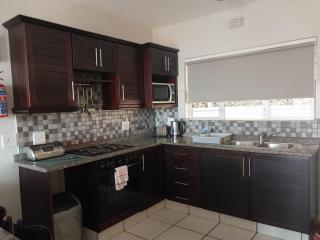 Illovo Views Holiday Apartment - Kingsburgh - 6