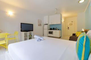 Ramada Spacious Studio Apartment with Pool Views - 6