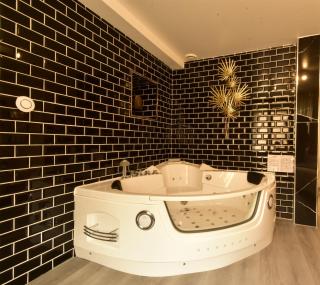 Appartement jacuzzi Gold&Night - Verneuil d’Avre et d’Iton - 0