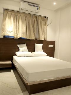 Hotel Majestic - Ulhasnagar - 3