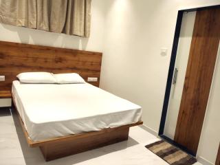 Hotel Majestic - Ulhasnagar - 5