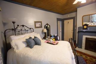Bees B & B-V - Mount Airy - 6