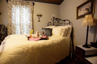 Bees B & B-V - Mount Airy - 4