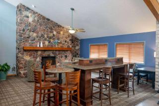 AmericInn by Wyndham Eau Claire - Eau Claire - 4