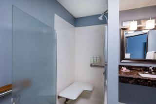AmericInn by Wyndham Eau Claire - Eau Claire - 1
