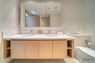 Polished 3BR with Assistant Room at Harbour Views Tower 1 Dubai Creek Harbour by Deluxe Holiday Homes - Dubai - 2