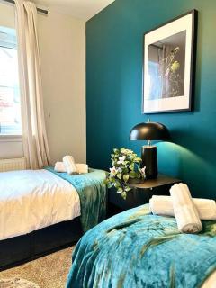 Damson Drive- Boutique Home - 7