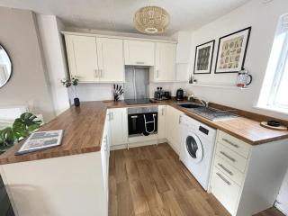 Laburnum No2 by Oracle - 8