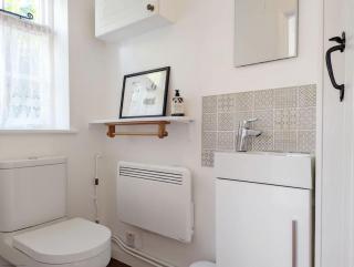 Badger Cottage, Near Goodwood - - 2