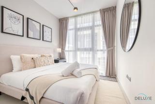 Restful 3BR Townhouse at DAMAC Hills 2 Dubailand by Deluxe Holiday Homes - Dubai - 4
