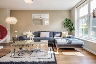 Stylish 3 Bed Sunningdale Center - Parking - LONG STAY discount - Sunningdale - 0