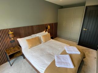 Luxury 2 Bedroom Apartment w/ Free Parking - York - 7