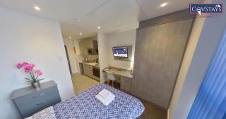 Signature House - Contemporary Studios in Coventry City Centre, free parking, by COVSTAYS - Coventry - 3