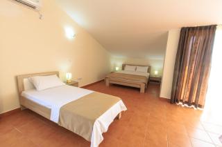Berg Apartments - Bar - 2