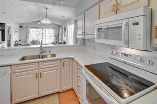 Myrtle Beach Condo with Balcony Golf Course On-Site - 4