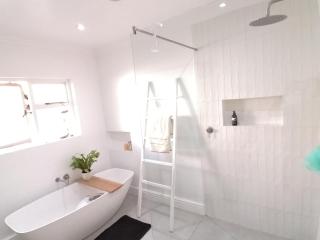 Island Home - minimum 7 days - 8