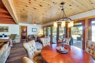 Fire Pit and Grill Waterfront Cabin in Lakeside! - 5