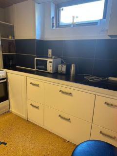 B & E Apartment - Huddinge - 2