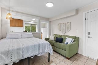 Unit 7: Updated downtown 1 bedroom! - 6