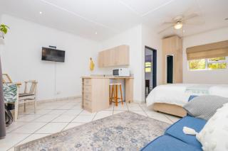 The Yellow Door Guesthouse - East London - 2
